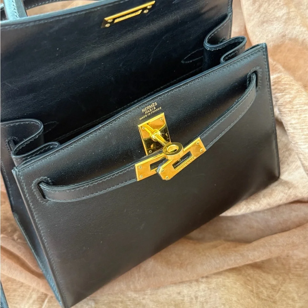 HERMÈS Black Vintage Mini Kelly Box Calfskin GHW - Picture 5 of 15